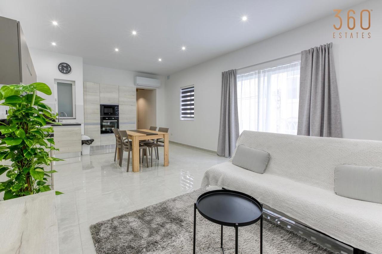 A Lovely 1Br Home With Balcony Just Off The Coast By 360 Estates Saint Julian's Ngoại thất bức ảnh