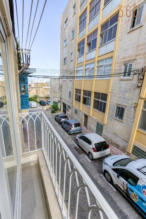A Lovely 1Br Home With Balcony Just Off The Coast By 360 Estates Saint Julian's Ngoại thất bức ảnh
