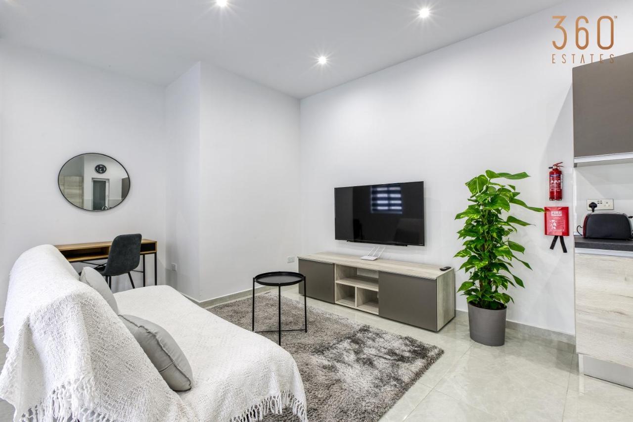A Lovely 1Br Home With Balcony Just Off The Coast By 360 Estates Saint Julian's Ngoại thất bức ảnh